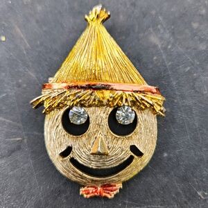 Scarecrow Brooch